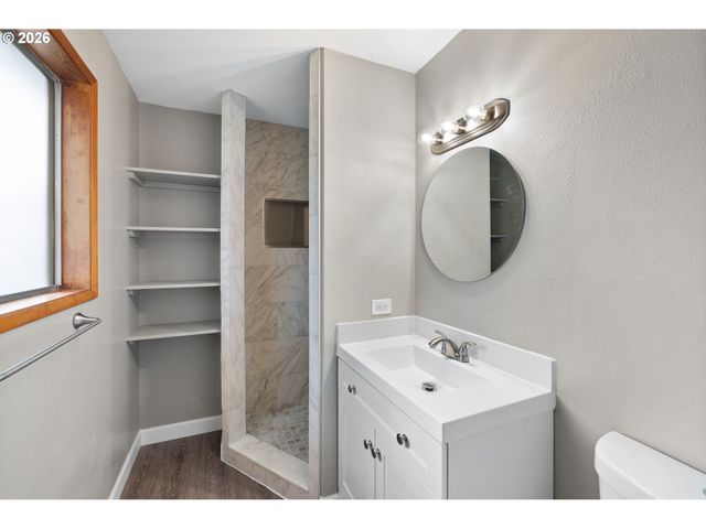 5590 Sw 182ND Ave, Aloha, OR 97078