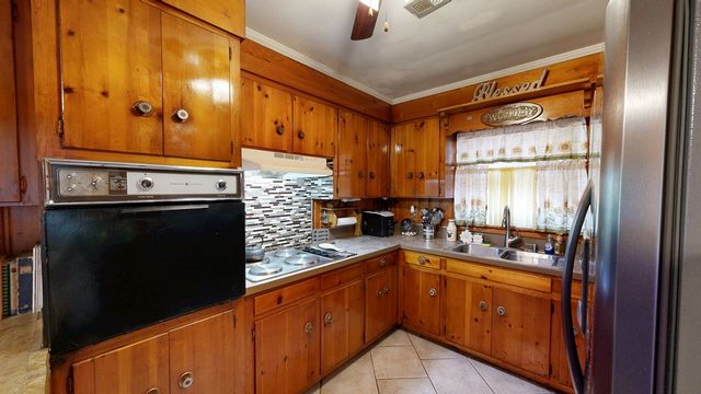 1001 Fairlane Drive, Dothan, AL 36301