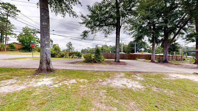 1001 Fairlane Drive, Dothan, AL 36301