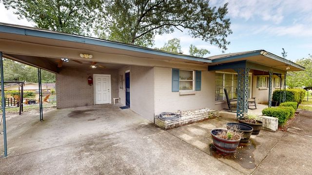 1001 Fairlane Drive, Dothan, AL 36301