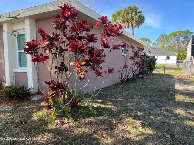 1151 Tarleton Street SE, Palm Bay, FL 32909