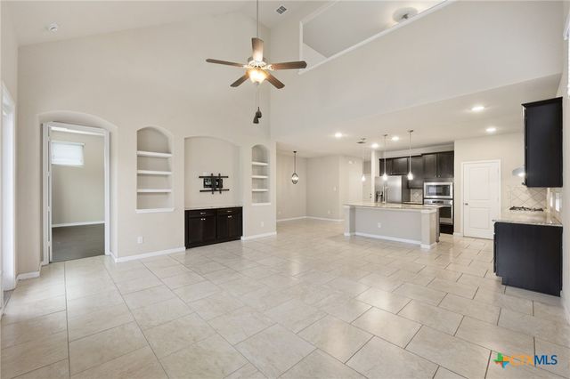 1226 Hidden Cave Drive, New Braunfels, TX 78132