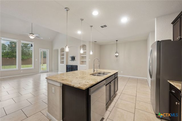 1226 Hidden Cave Drive, New Braunfels, TX 78132