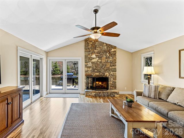 46 Kassahola Drive, Brevard, NC 28712