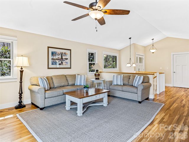 46 Kassahola Drive, Brevard, NC 28712