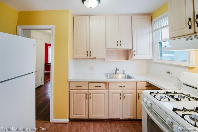 3354 Monroe Street, Dearborn, MI 48124