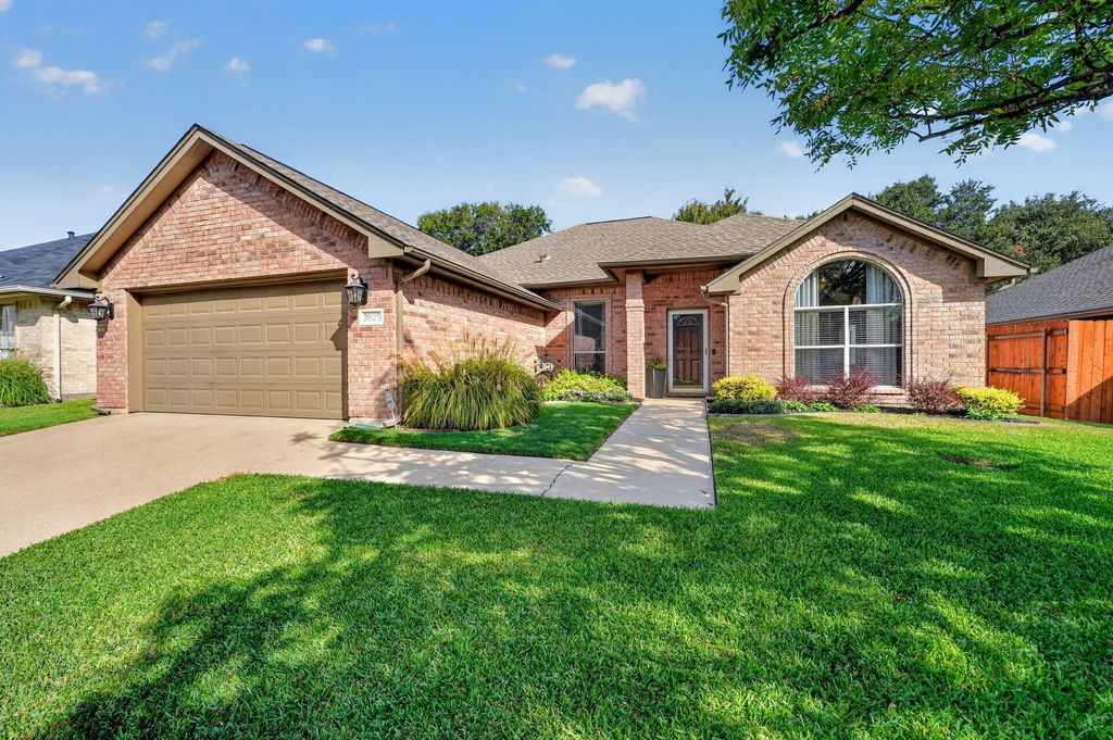 3625 Kodiak Court, Fort Worth, TX 76137