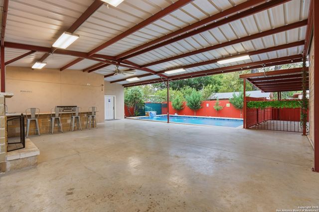 1314 W Theo Ave, San Antonio, TX 78225