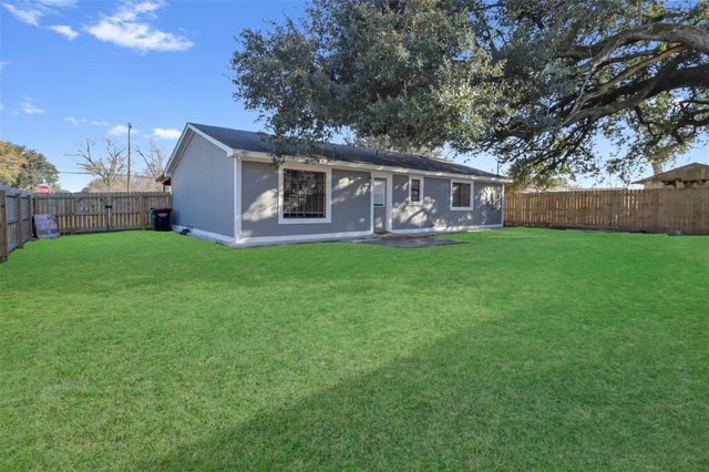 207 Danubina Street, Baytown, TX 77520