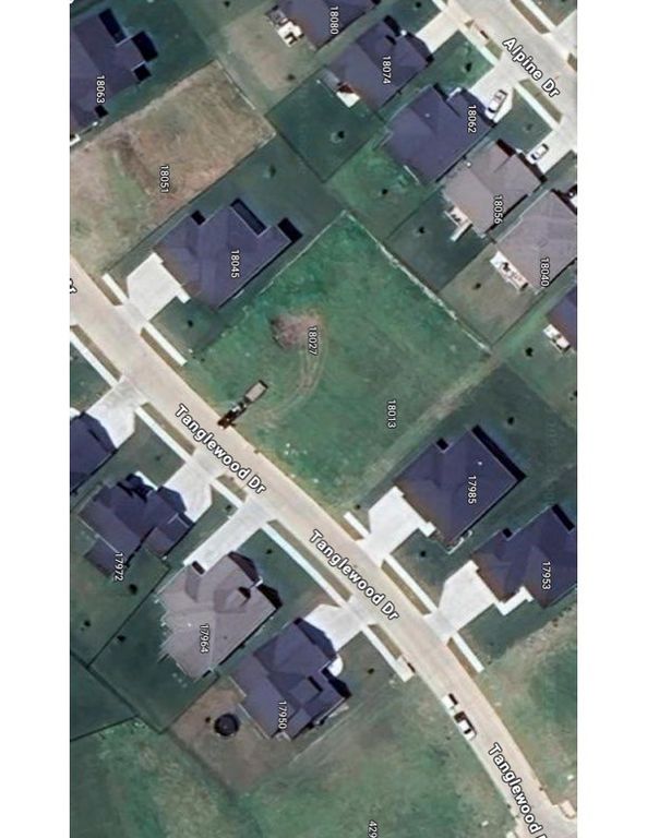 18013 Tanglewood Drive, Clive, IA 50325