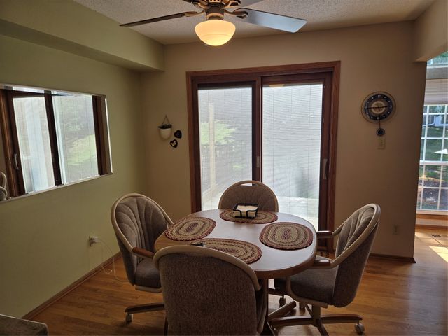 8020 Cobblestone Road, Urbandale, IA 50322