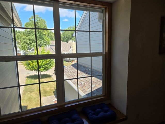 8020 Cobblestone Road, Urbandale, IA 50322