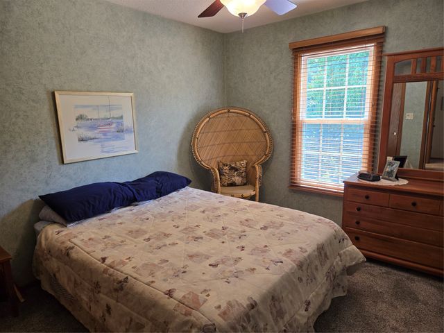 8020 Cobblestone Road, Urbandale, IA 50322