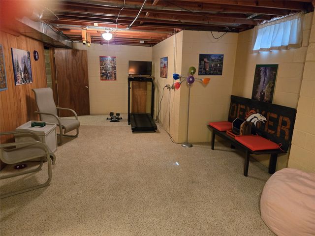 8020 Cobblestone Road, Urbandale, IA 50322