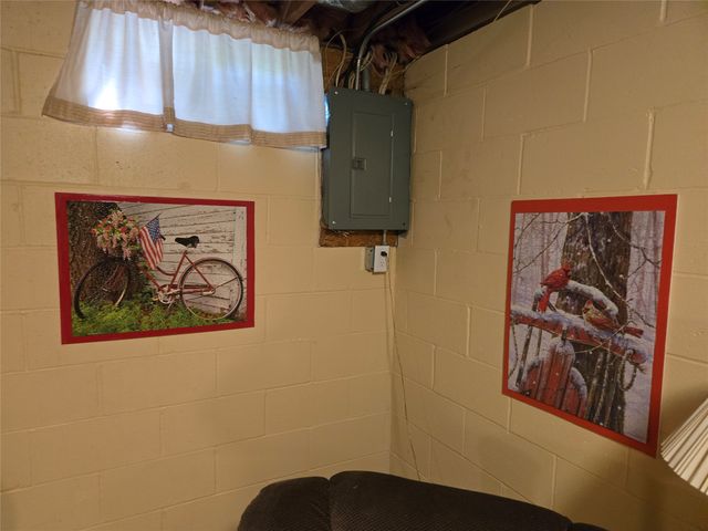 8020 Cobblestone Road, Urbandale, IA 50322