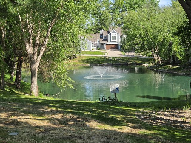 8020 Cobblestone Road, Urbandale, IA 50322