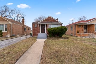 13904 S Tracy Avenue, Riverdale, IL 60827