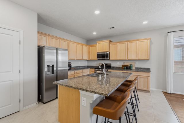 2027 White Dove Street SE, Albuquerque, NM 87123