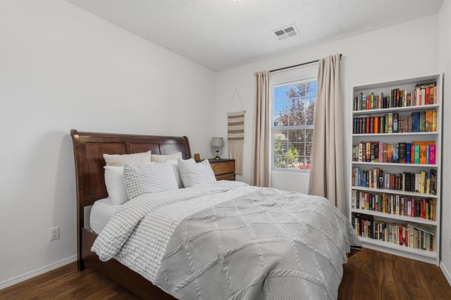 2027 White Dove Street SE, Albuquerque, NM 87123