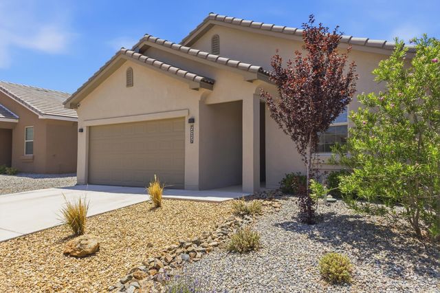 2027 White Dove Street SE, Albuquerque, NM 87123