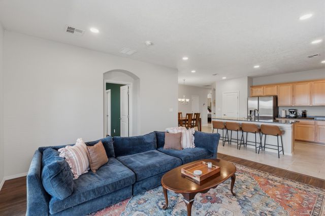2027 White Dove Street SE, Albuquerque, NM 87123