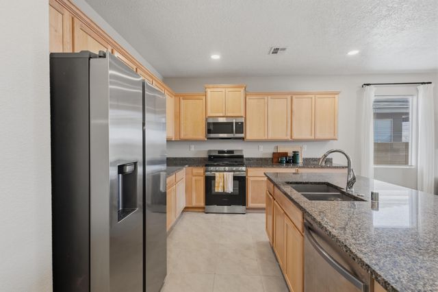 2027 White Dove Street SE, Albuquerque, NM 87123