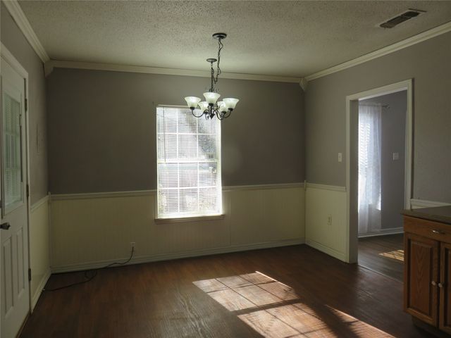 2513 W Walker Street, Denison, TX 75020