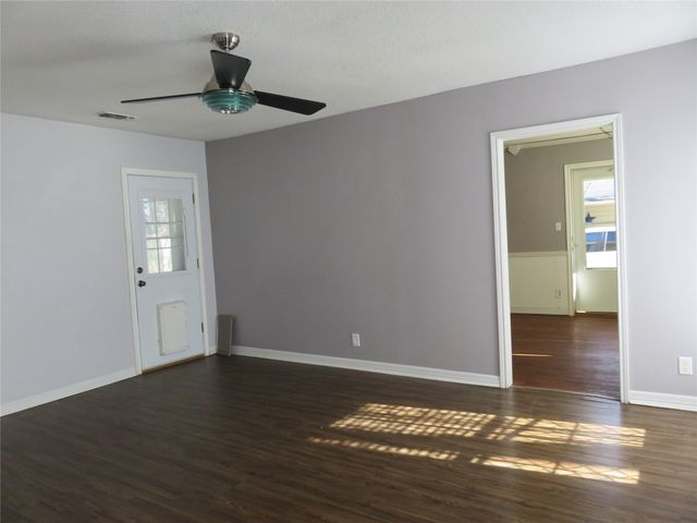 2513 W Walker Street, Denison, TX 75020