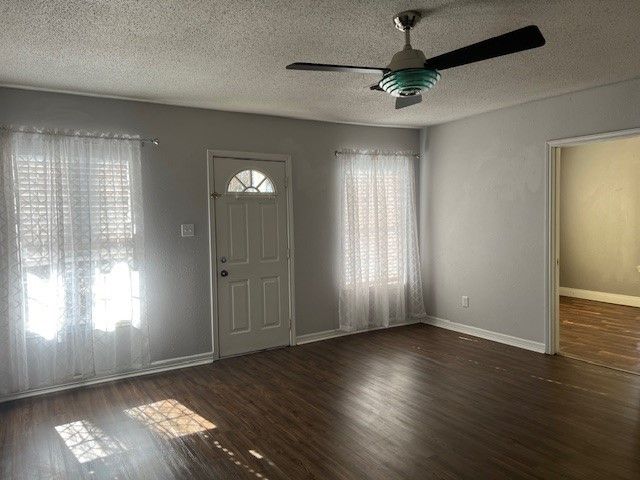 2513 W Walker Street, Denison, TX 75020