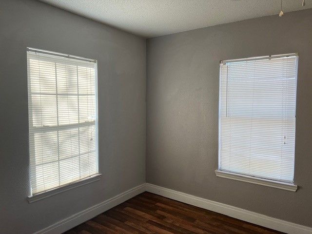 2513 W Walker Street, Denison, TX 75020