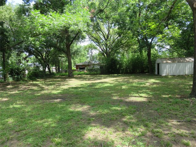 2513 W Walker Street, Denison, TX 75020