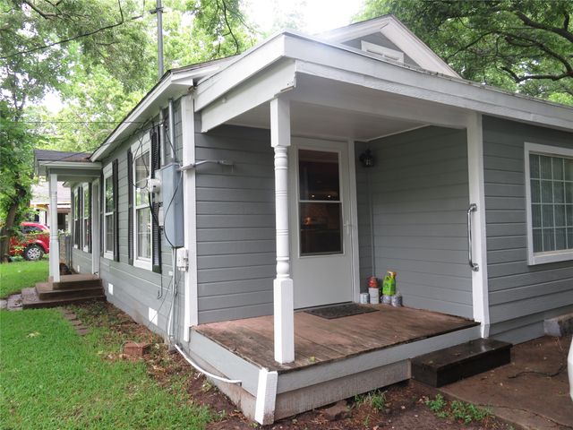 2513 W Walker Street, Denison, TX 75020