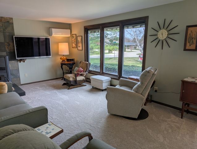 2155 Oriole Drive, Freeport, IL 61032