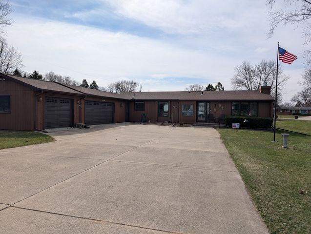 2155 Oriole Drive, Freeport, IL 61032