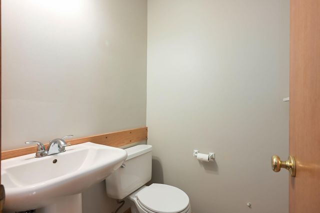 2712 Wagon Wheel Curve, Chaska, MN 55318