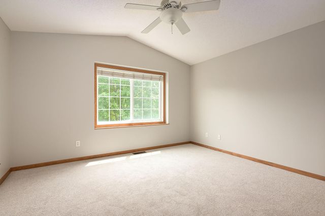 2712 Wagon Wheel Curve, Chaska, MN 55318