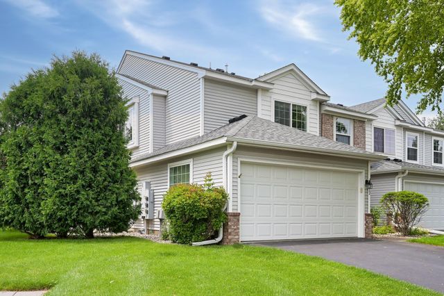 2712 Wagon Wheel Curve, Chaska, MN 55318