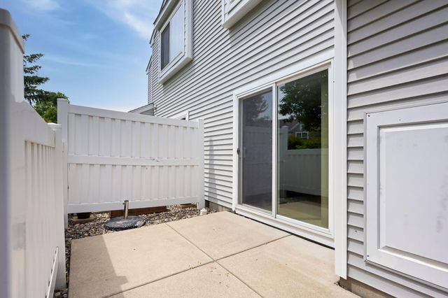 2712 Wagon Wheel Curve, Chaska, MN 55318