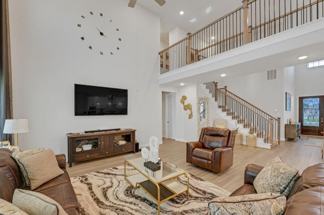 205 Coleman Wake Lane, La Porte, TX 77571