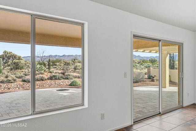 1140 N Rams Head Road, Green Valley, AZ 85614