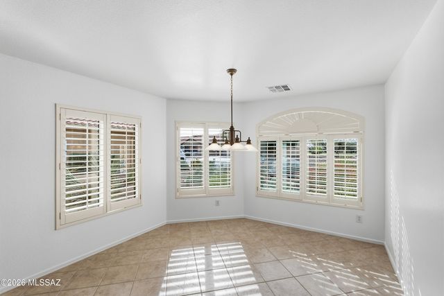 1140 N Rams Head Road, Green Valley, AZ 85614