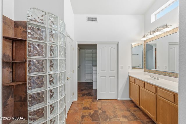 1140 N Rams Head Road, Green Valley, AZ 85614