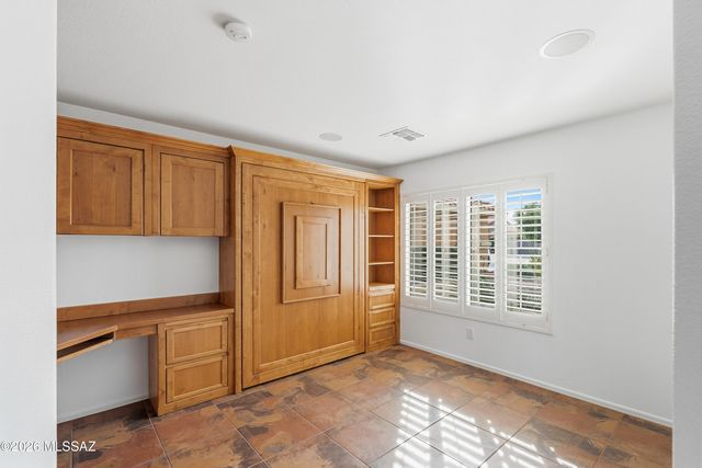 1140 N Rams Head Road, Green Valley, AZ 85614