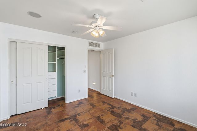 1140 N Rams Head Road, Green Valley, AZ 85614