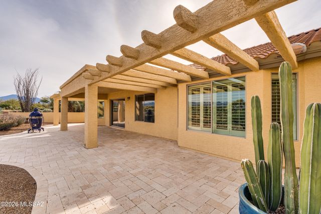 1140 N Rams Head Road, Green Valley, AZ 85614