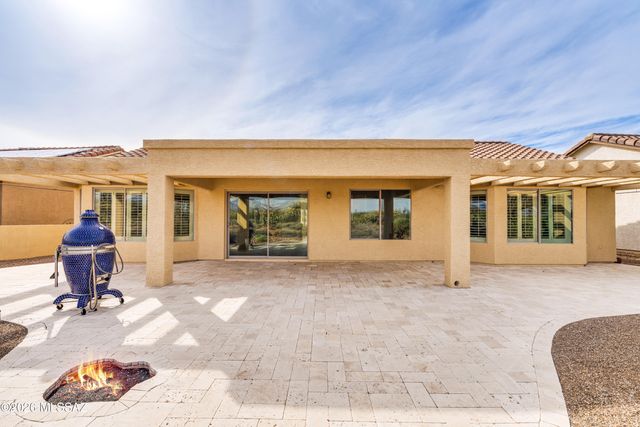 1140 N Rams Head Road, Green Valley, AZ 85614