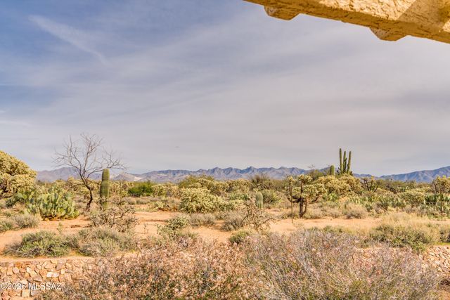 1140 N Rams Head Road, Green Valley, AZ 85614