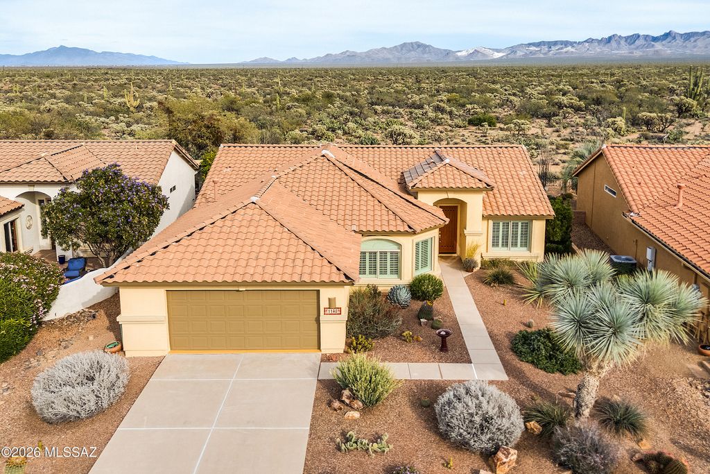 1140 N Rams Head Road, Green Valley, AZ 85614