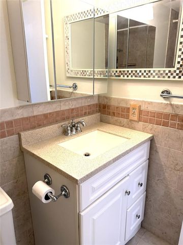 5850 18TH STREET N 7, St Petersburg, FL 33714