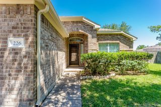 226 Village Crest Drive, Richmond, TX 77469